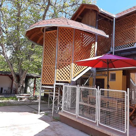 Gyopar Gyoengye Apartmanhaz 欧罗什哈佐 外观 照片