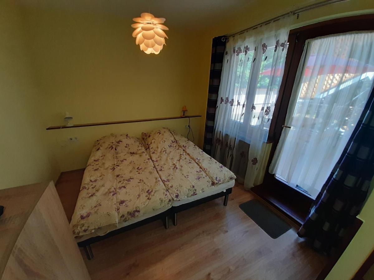 Gyopar Gyoengye Apartmanhaz 欧罗什哈佐 外观 照片