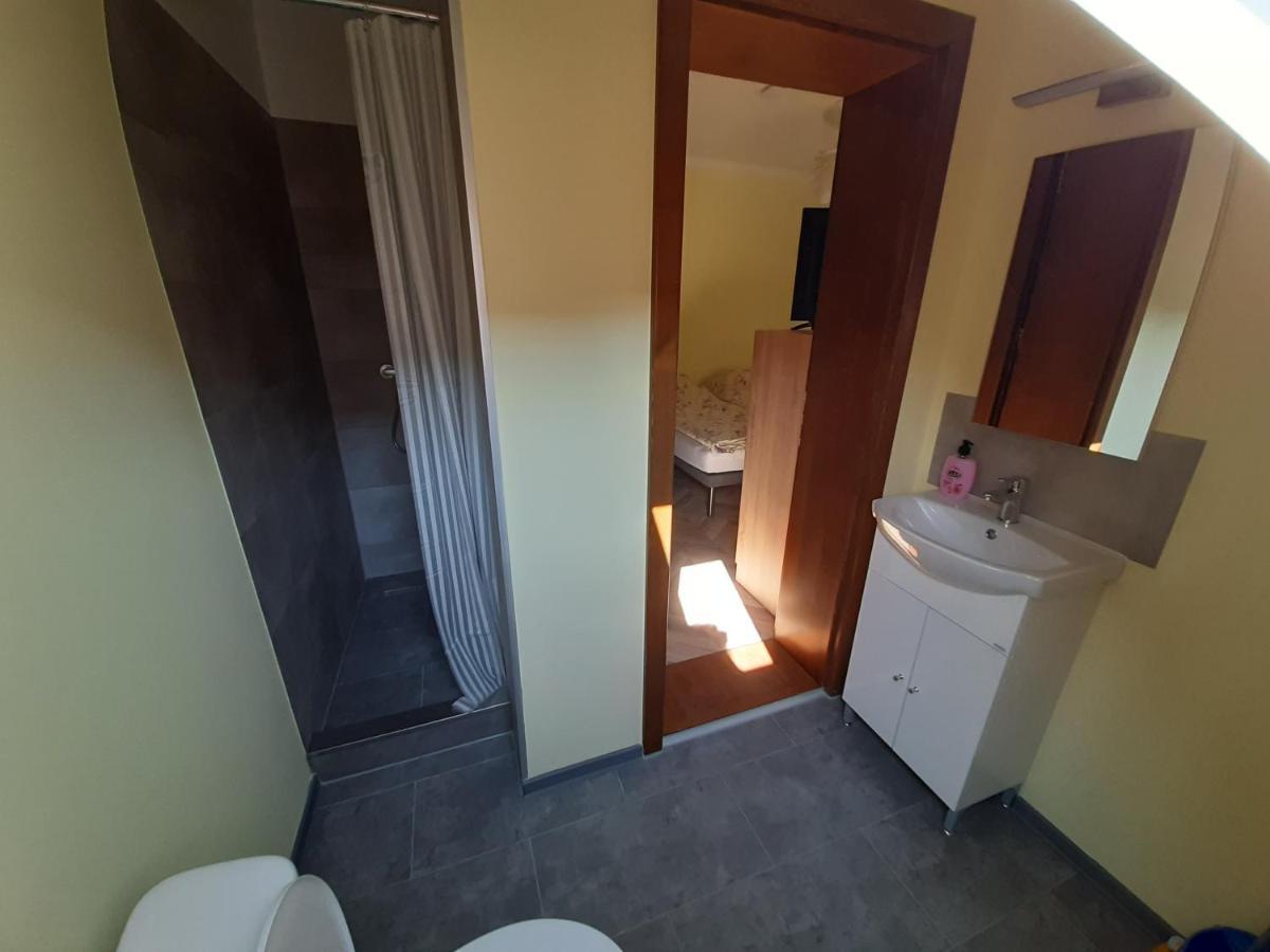 Gyopar Gyoengye Apartmanhaz 欧罗什哈佐 外观 照片