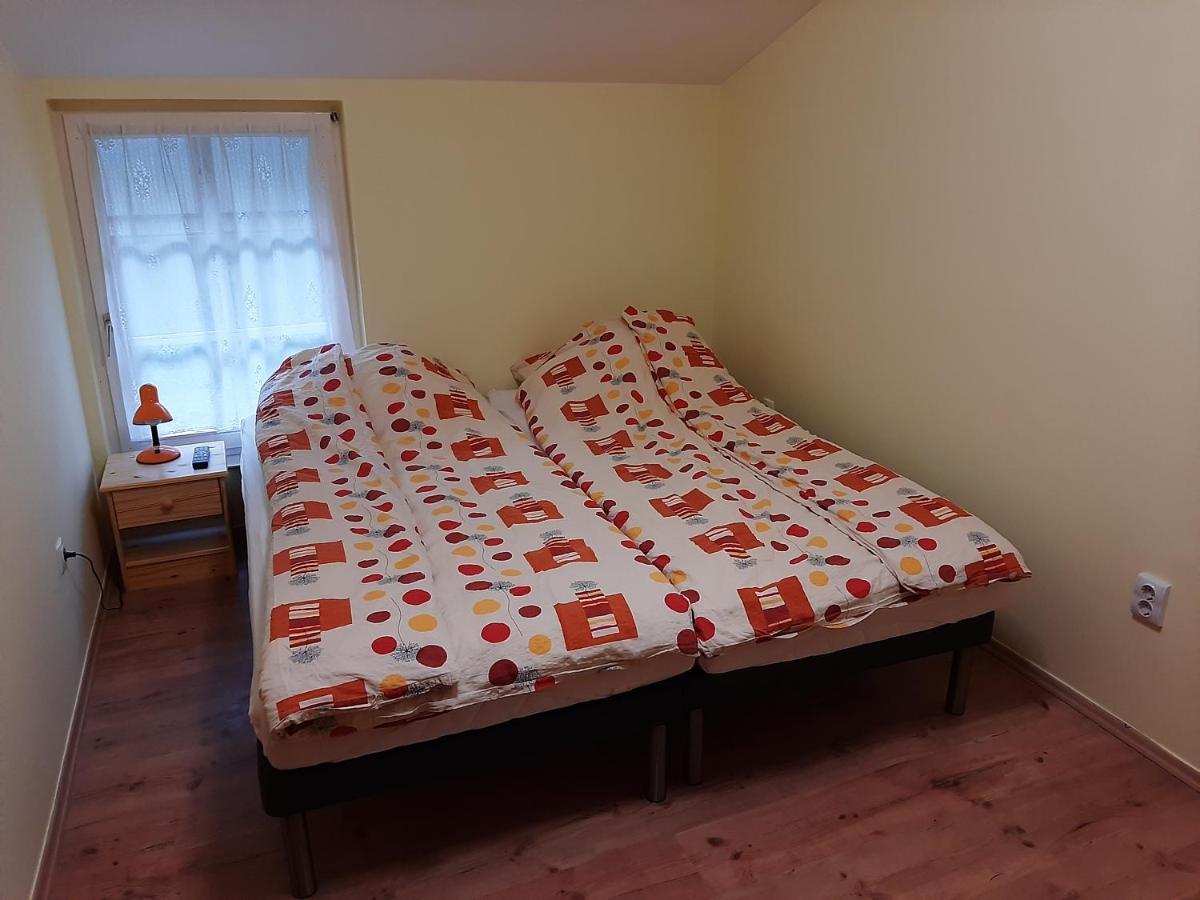 Gyopar Gyoengye Apartmanhaz 欧罗什哈佐 外观 照片