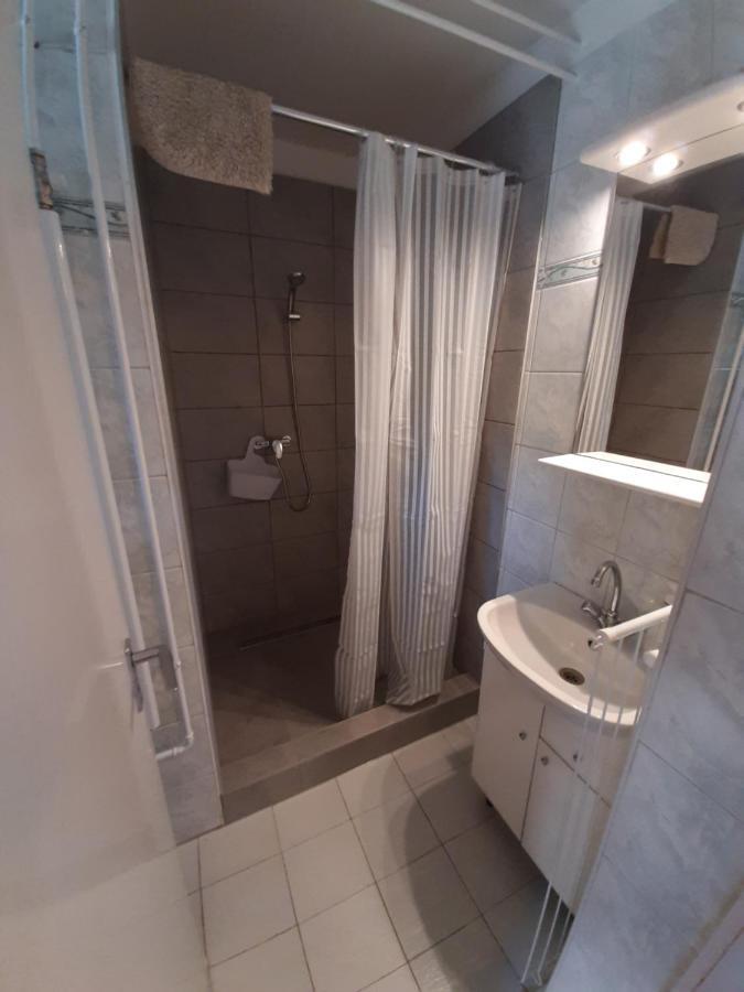 Gyopar Gyoengye Apartmanhaz 欧罗什哈佐 外观 照片
