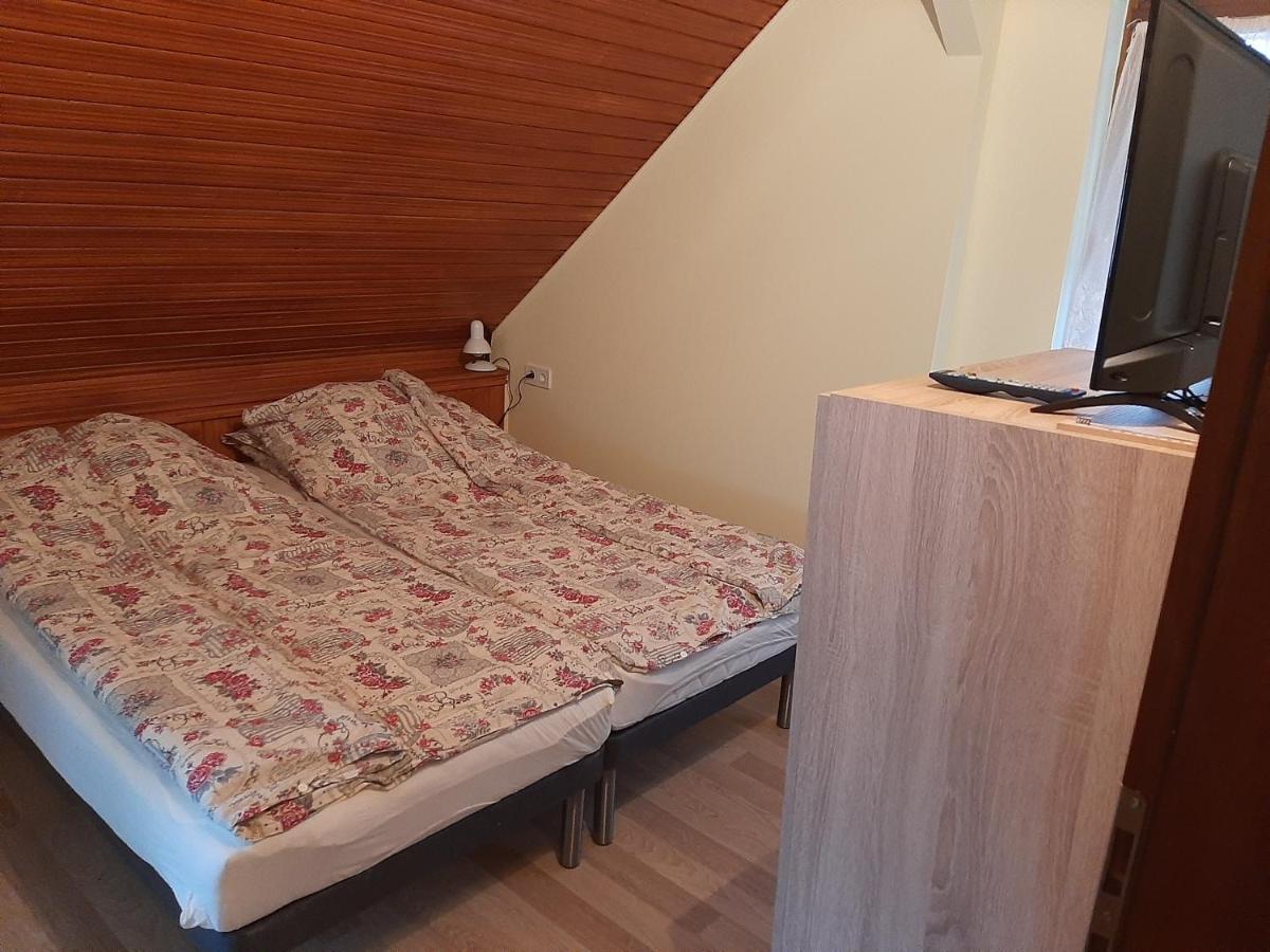 Gyopar Gyoengye Apartmanhaz 欧罗什哈佐 外观 照片